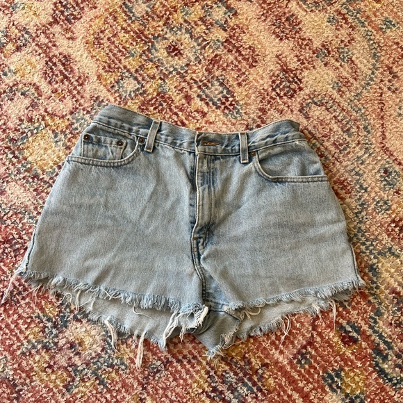 perfect vintage levi’s shorts - Picture 2 of 4